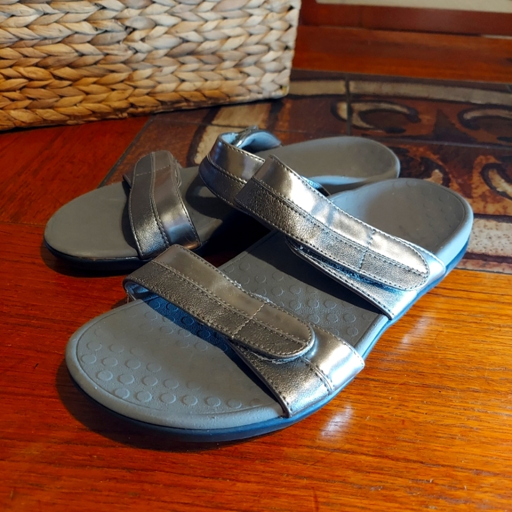 Vionic stylish Silver Sandals vsize 9 hook and loop closure walks summer beach